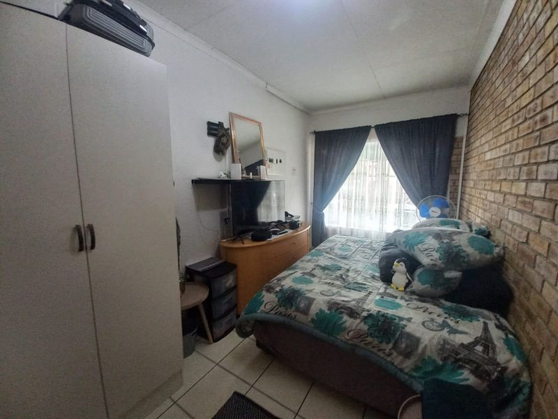 Spacious 4-Bedroom Home for Sale in Safari Gardens - Photo 9