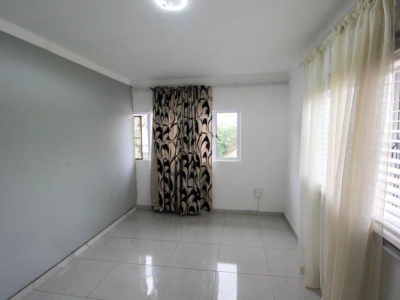 Modern Simplex Double Income Investment in a Quiet Cul-de-Sac - Photo 6