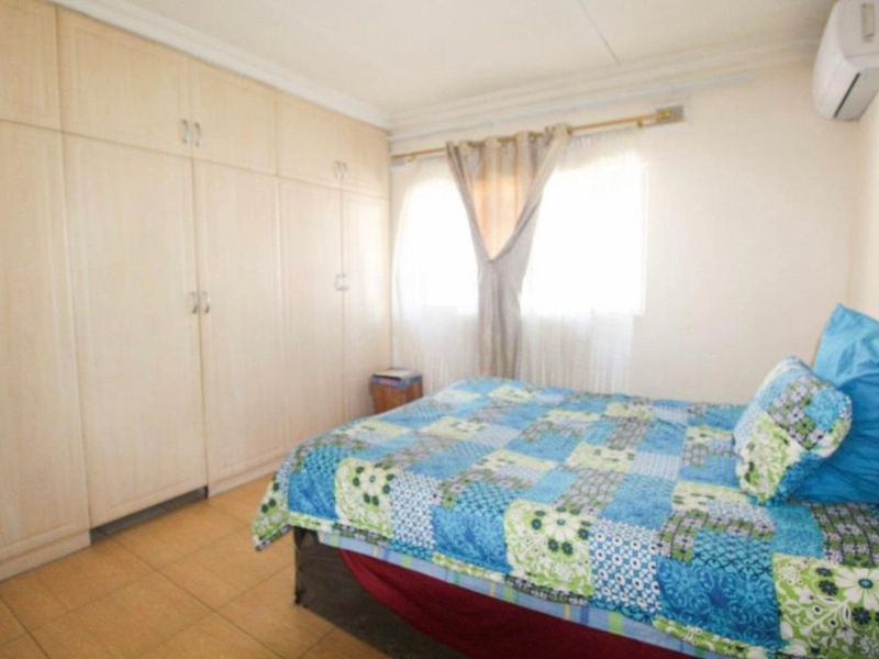 Modern Simplex Double Income Investment in a Quiet Cul-de-Sac - Photo 7