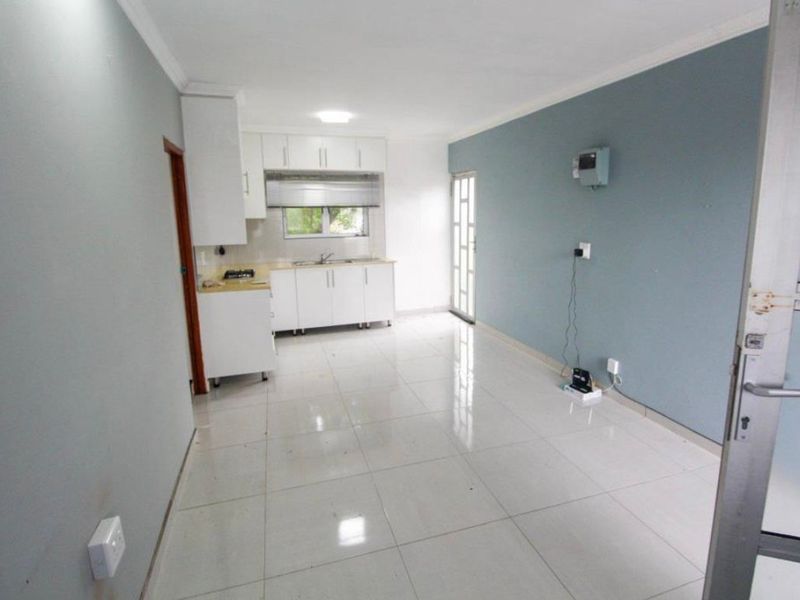 Modern Simplex Double Income Investment in a Quiet Cul-de-Sac - Photo 3