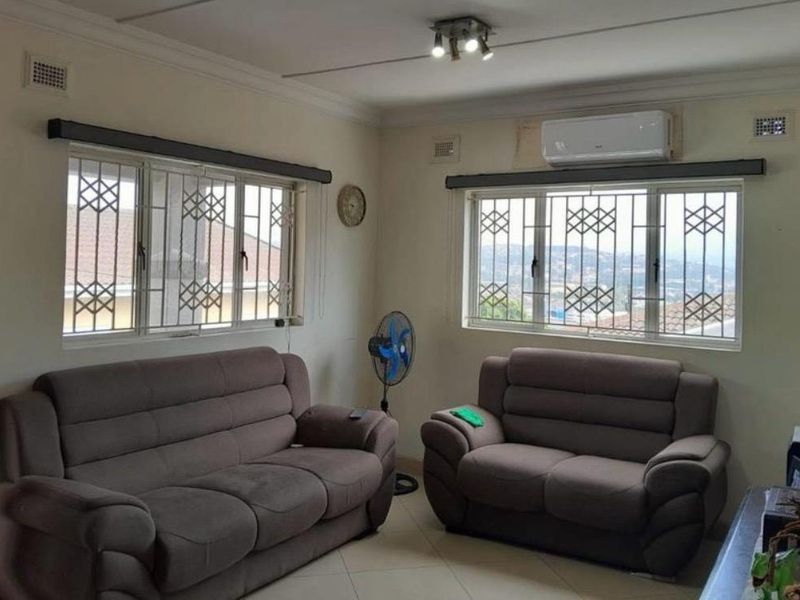 Modern Simplex in a 2 Unit Complex  With  No Levies! - Photo 3