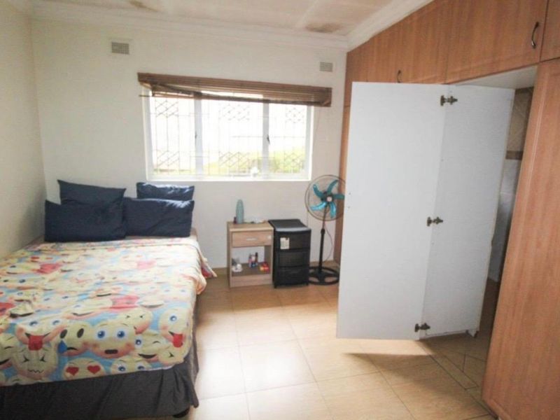 Modern Simplex in a 2 Unit Complex  With  No Levies! - Photo 10