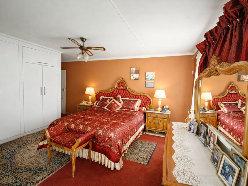 Stylish 3-Bedroom Home with 2 Bathrooms and a Double Garage - Photo 7