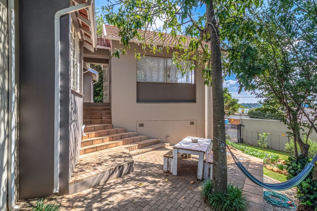 Prime Location & Income Potential! Your Dream Home Awaits! - Photo 4