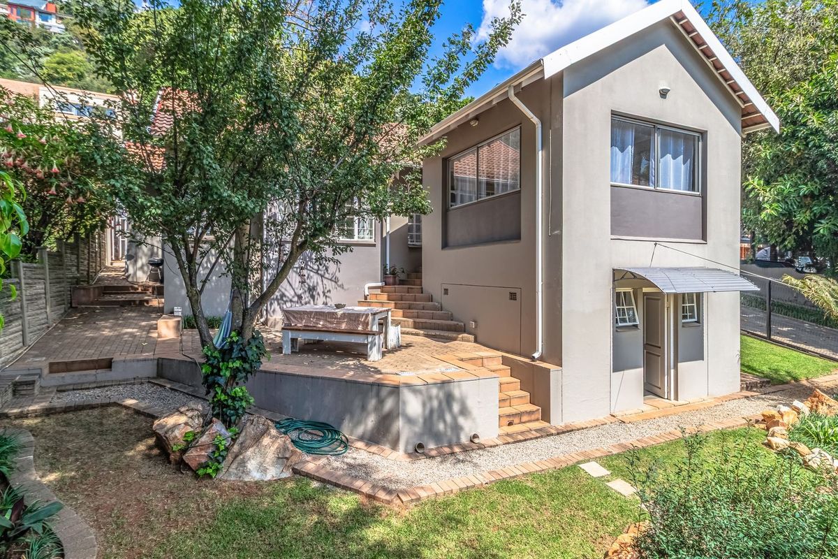 Prime Location & Income Potential! Your Dream Home Awaits! - Photo 3