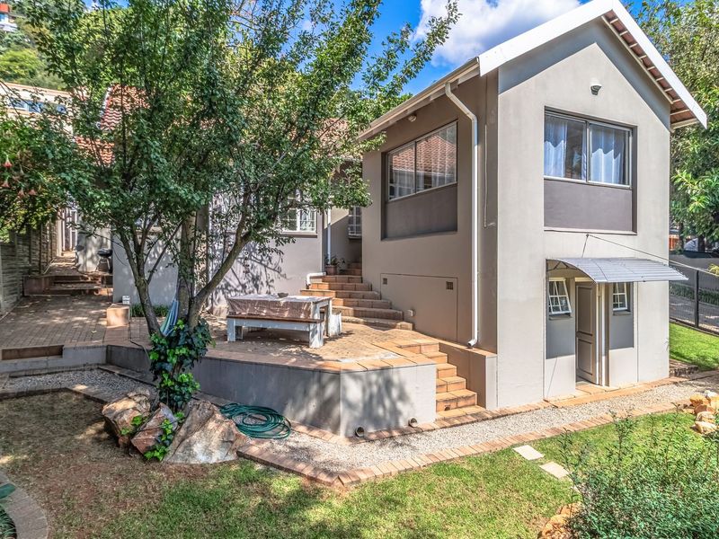 Prime Location & Income Potential! Your Dream Home Awaits! - Photo 3