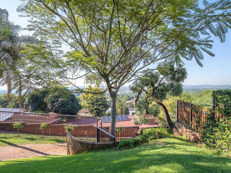 Unique 4-bedroom home for sale in Waverley. - Photo 3