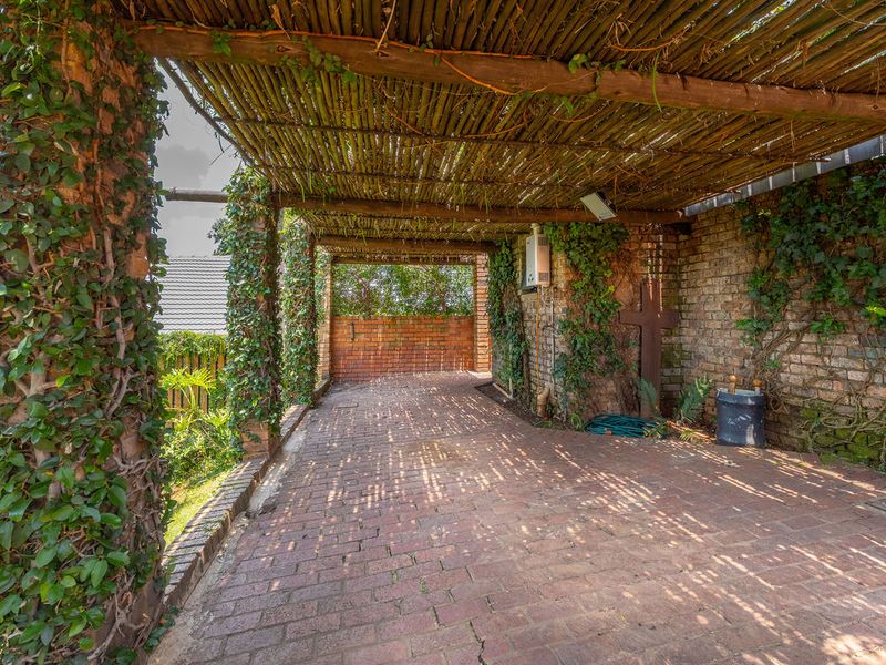 Unique 4-bedroom home for sale in Waverley. - Photo 10