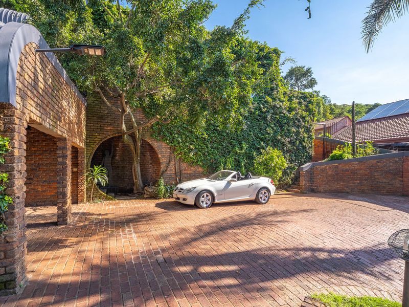 Unique 4-bedroom home for sale in Waverley. - Photo 8