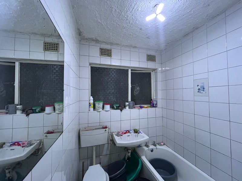 1-Bedroom Flat in Secure Southernwood Complex – Prime Location - Photo 4