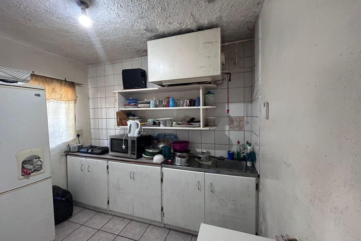 1-Bedroom Flat in Secure Southernwood Complex – Prime Location - Photo 5