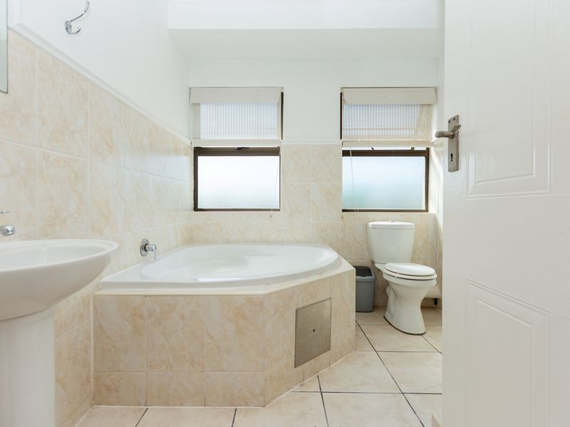 Walk-to-Clubhouse Living in Secure Perkijt Village - Photo 10