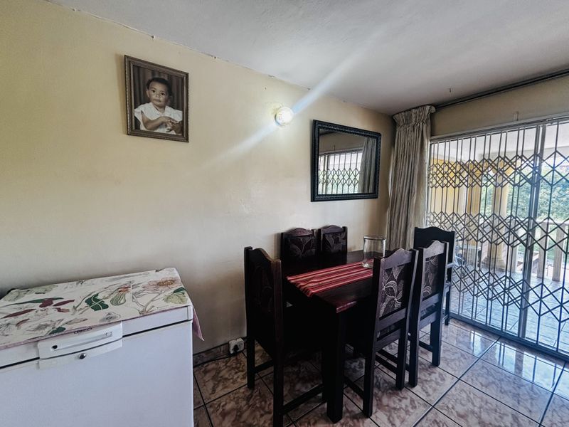 Semi-Detached Family Home. Priced to SELL with NO Transfer Duty! - Photo 4