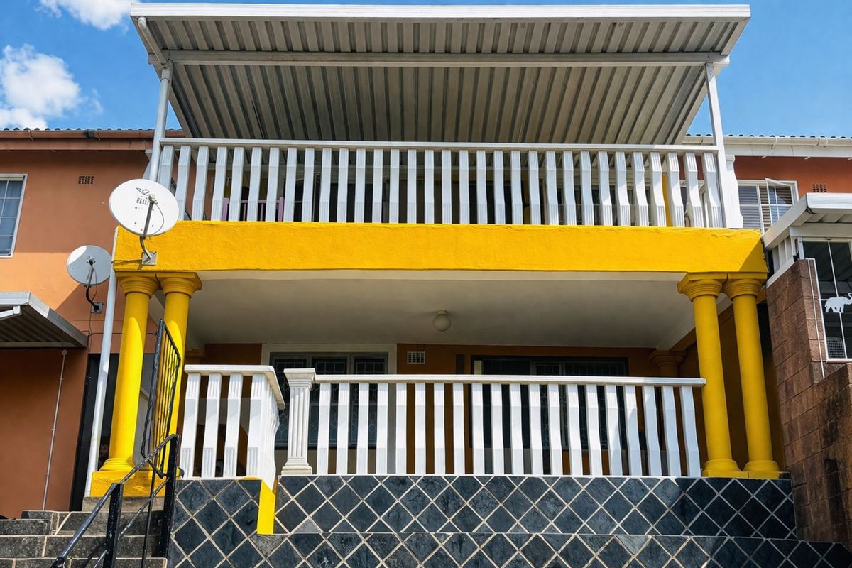 Semi-Detached Family Home. Priced to SELL with NO Transfer Duty! - Photo 2