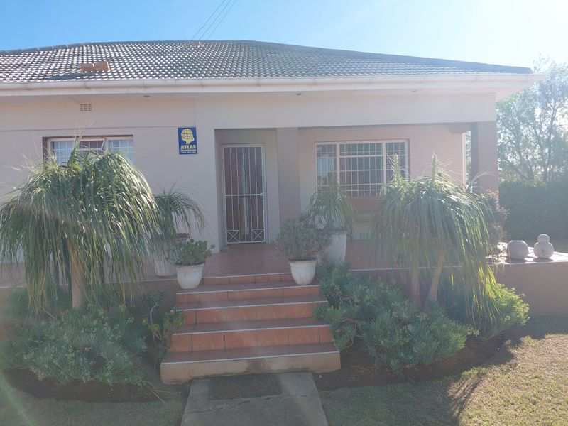 Spacious Family Home in Quiet Cul-de-Sac - Photo 5