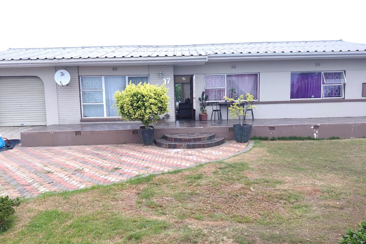 Neat Family Home in Sought-After Manor Heights, Despatch. - Photo 3