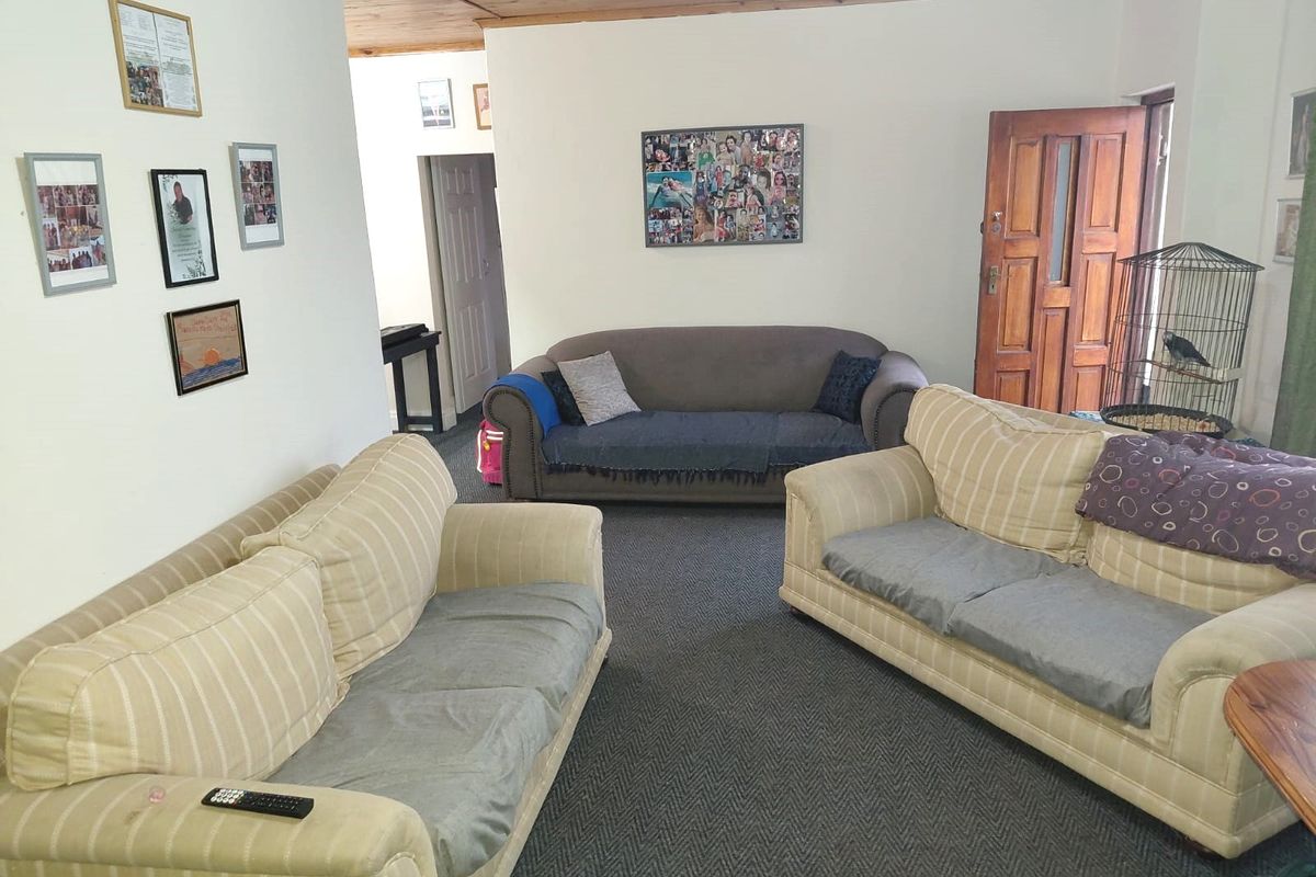 Neat Family Home in Sought-After Manor Heights, Despatch. - Photo 4