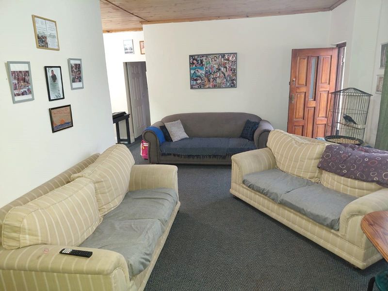 Neat Family Home in Sought-After Manor Heights, Despatch. - Photo 4