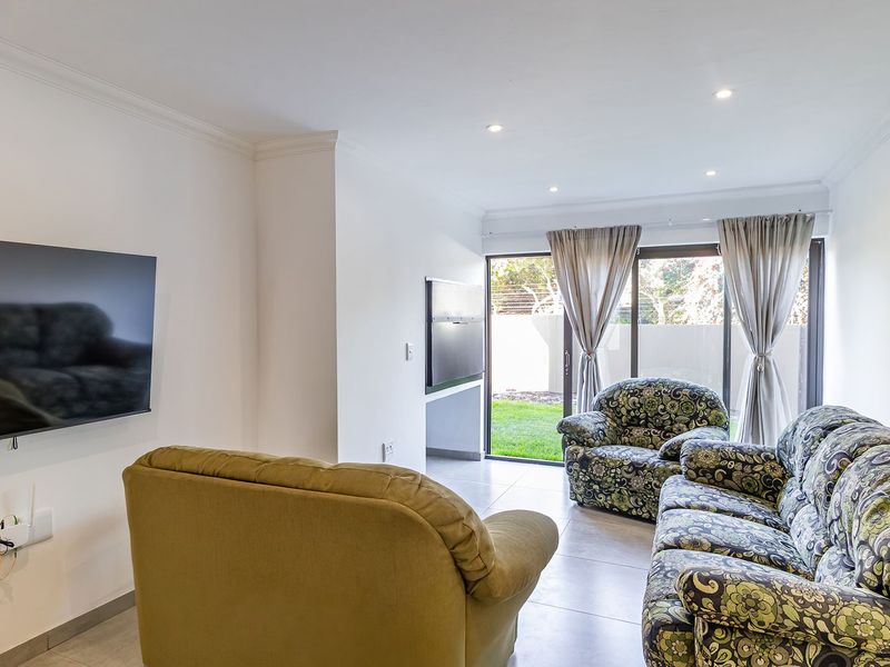 Saldanha - Ground floor unit in secure estate - Photo 5