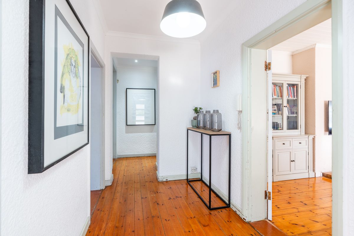 Prime Position in The Glens – Family Home with Flatlet - Photo 4