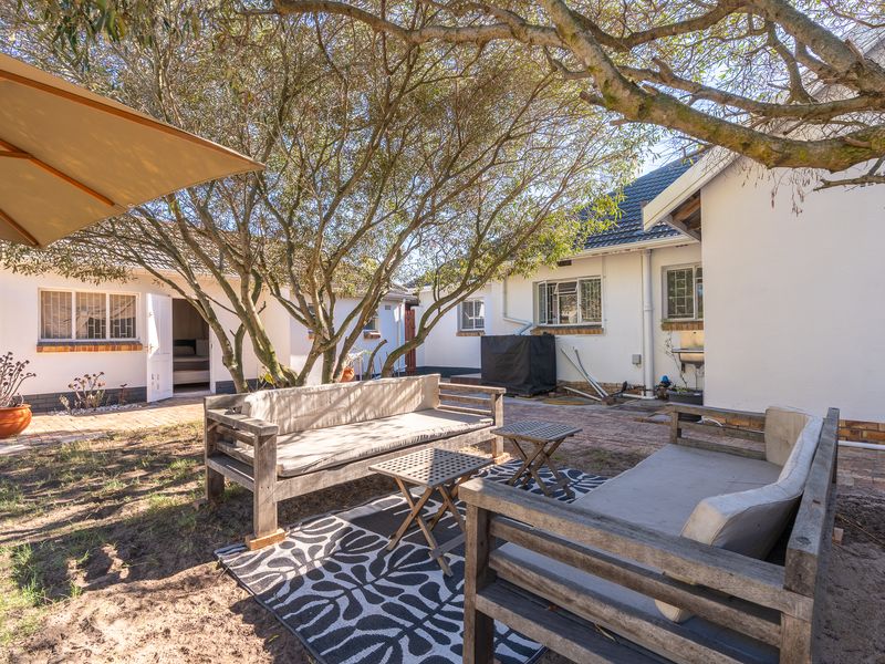 Prime Position in The Glens – Family Home with Flatlet - Photo 2