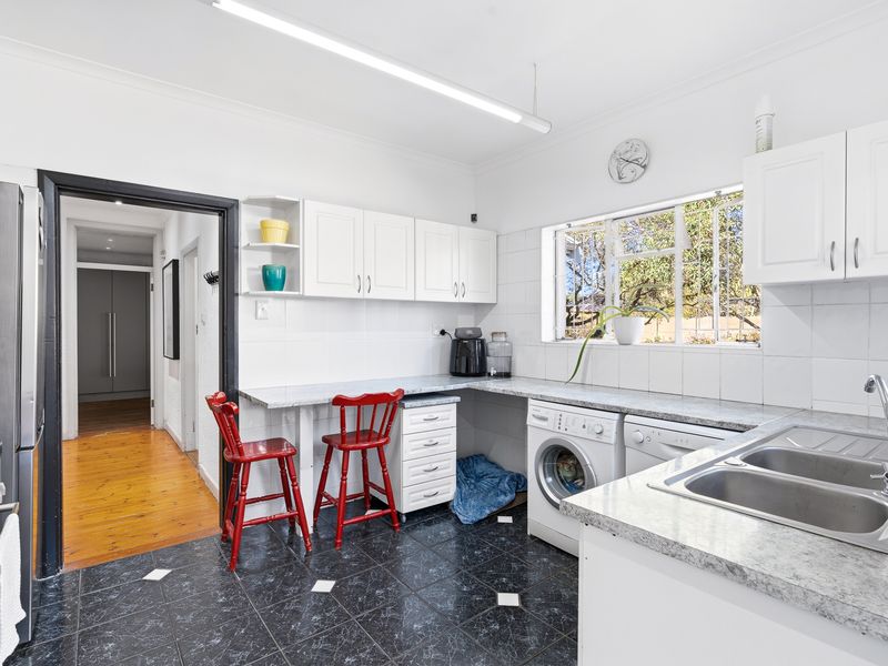 Prime Position in The Glens – Family Home with Flatlet - Photo 9