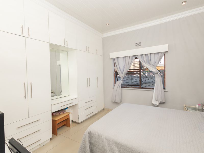 Spectacular 3 Bedroom Property For Sale In Ravenmead - Photo 9