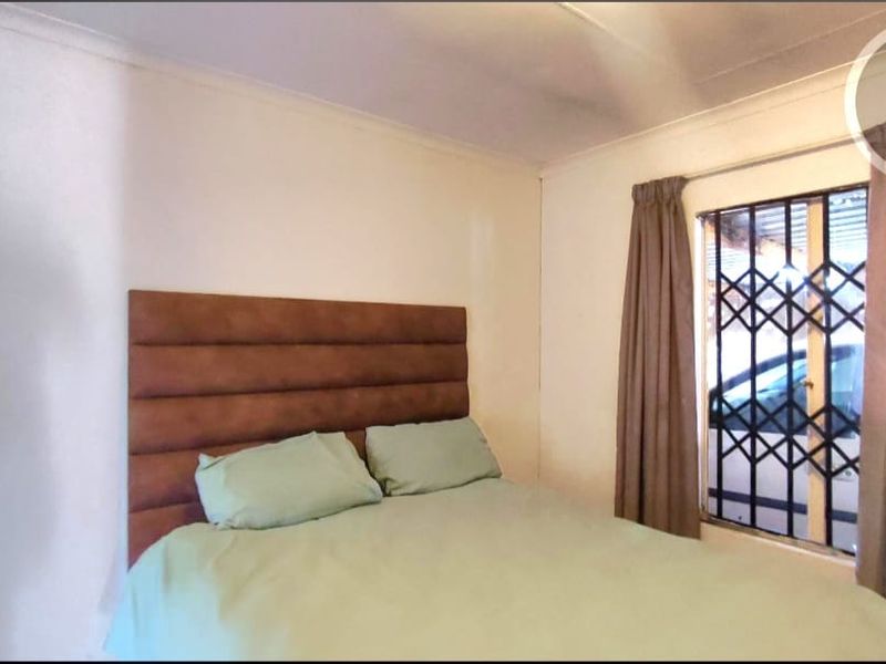 Warm and inviting Home - Photo 4