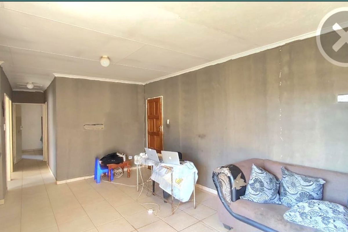 Warm and inviting Home - Photo 3