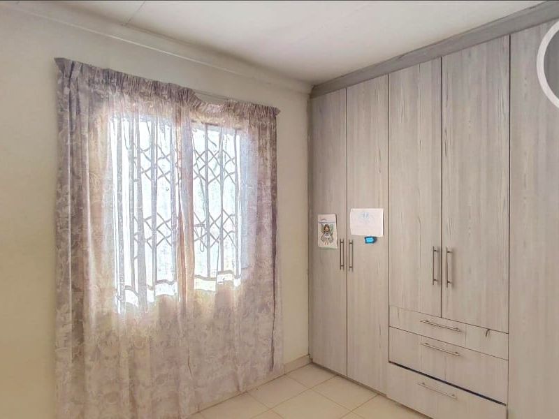 Warm and inviting Home - Photo 5