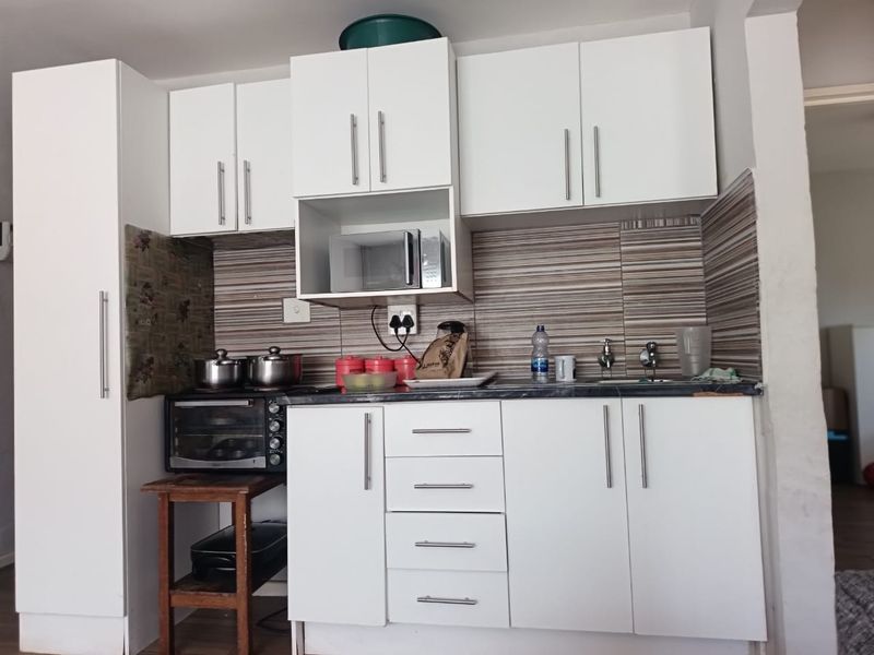 Stunning 3-Bedroom Apartment – Ideal Starter Home or Investment Opportunity - Photo 6