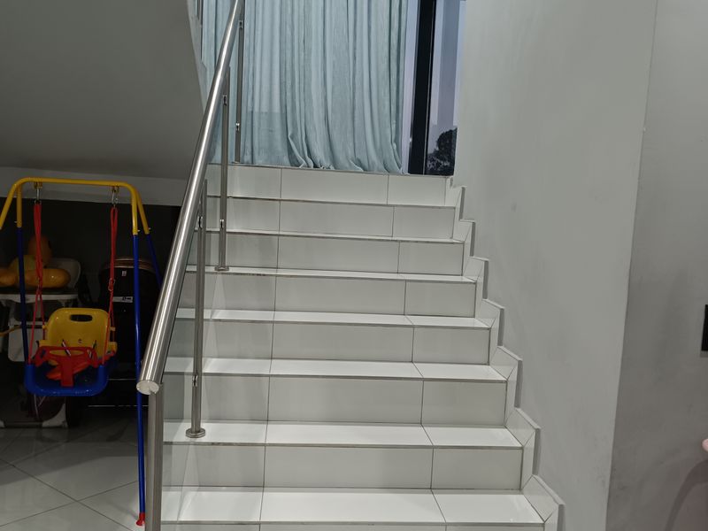 Family Oasis in Prime Location - Photo 7