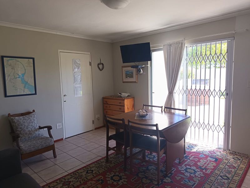 Furnished 2 Bedroom Apartment in Flamingo Park - Photo 3