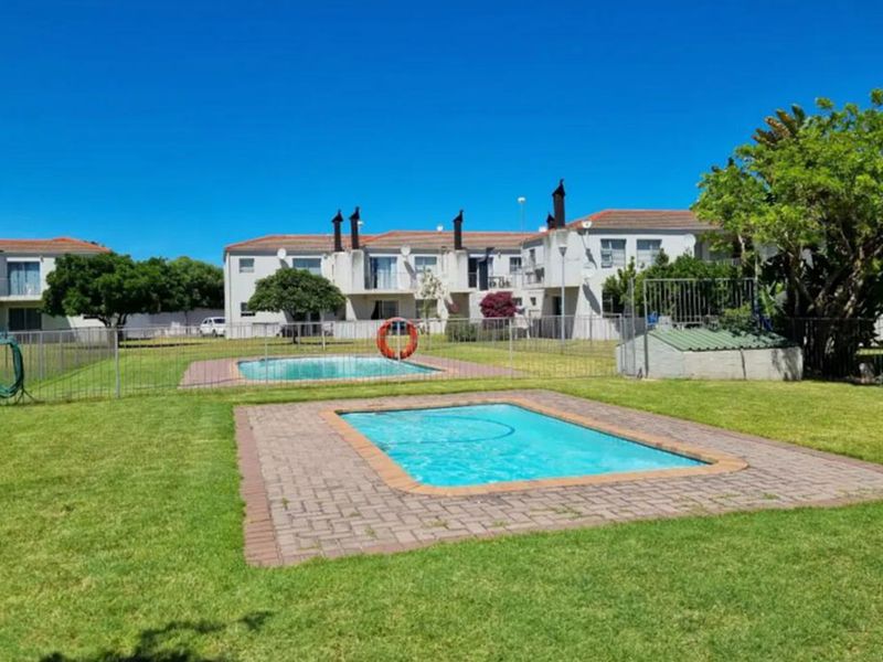 Furnished 2 Bedroom Apartment in Flamingo Park - Photo 2