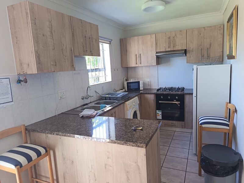 Furnished 2 Bedroom Apartment in Flamingo Park - Photo 5