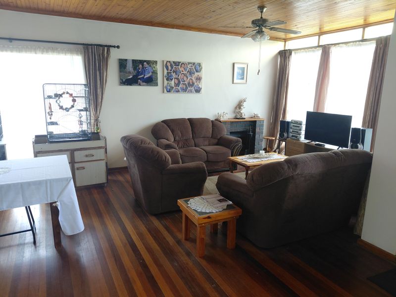 4 Bedroom 2 Bathroom House To Rent! - Photo 5