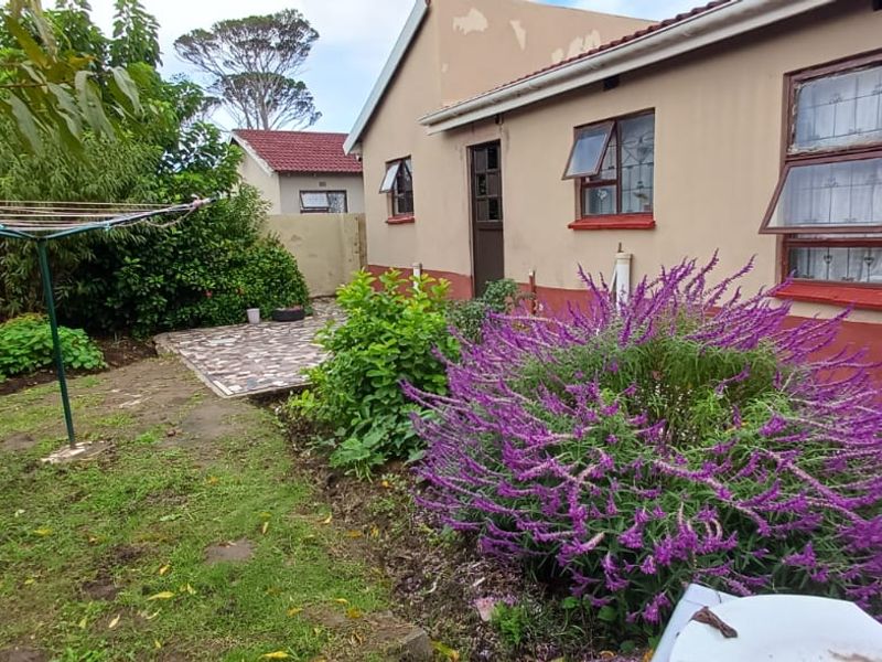 Spacious 4-Bedroom Family Home for Sale in Haven Hills - Photo 4