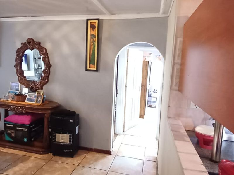 Spacious 4-Bedroom Family Home for Sale in Haven Hills - Photo 10