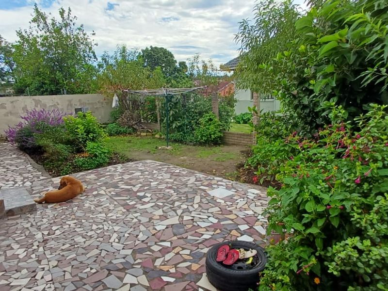 Spacious 4-Bedroom Family Home for Sale in Haven Hills - Photo 8