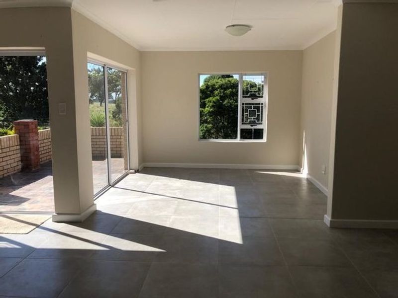 3 Bedroom town house - Lovemore Heights - Photo 2