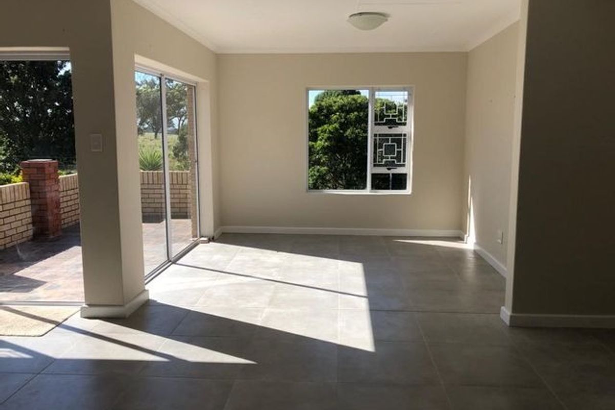 3 Bedroom town house - Lovemore Heights - Photo 2