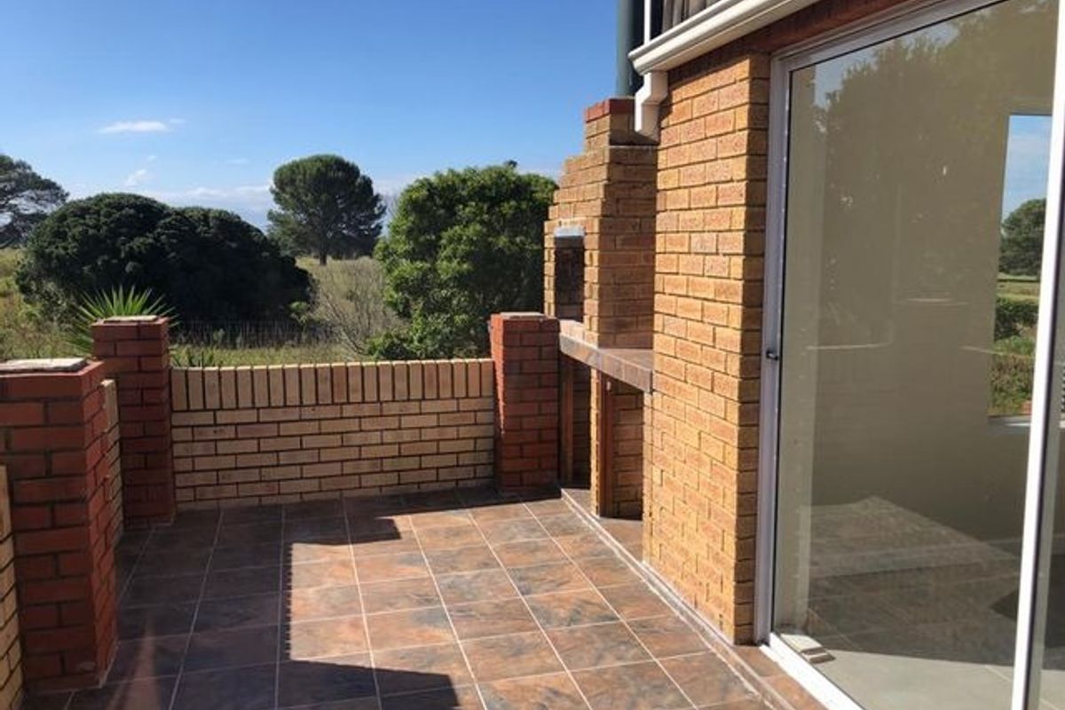 3 Bedroom town house - Lovemore Heights - Photo 3