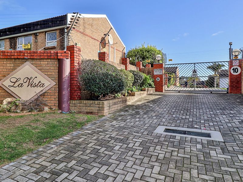 3 Bedroom town house - Lovemore Heights - Photo 1