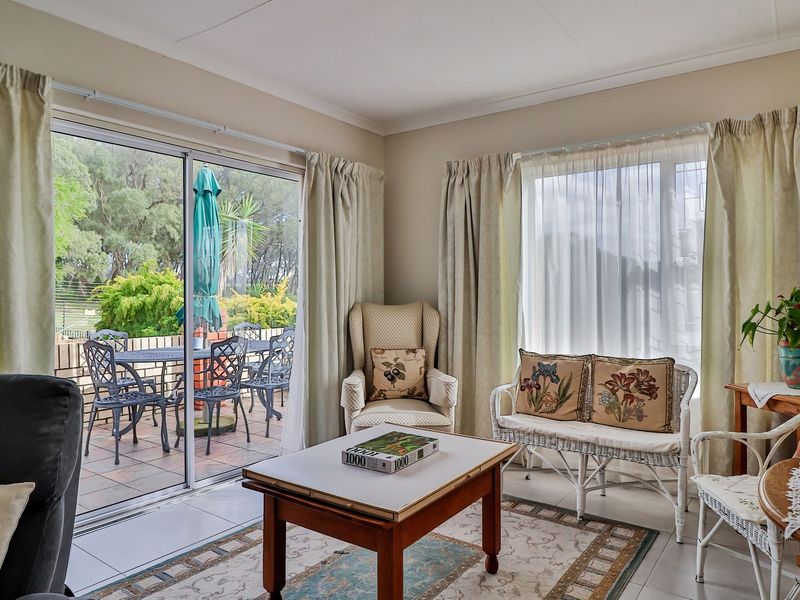 3 Bedroom town house - Lovemore Heights - Photo 9