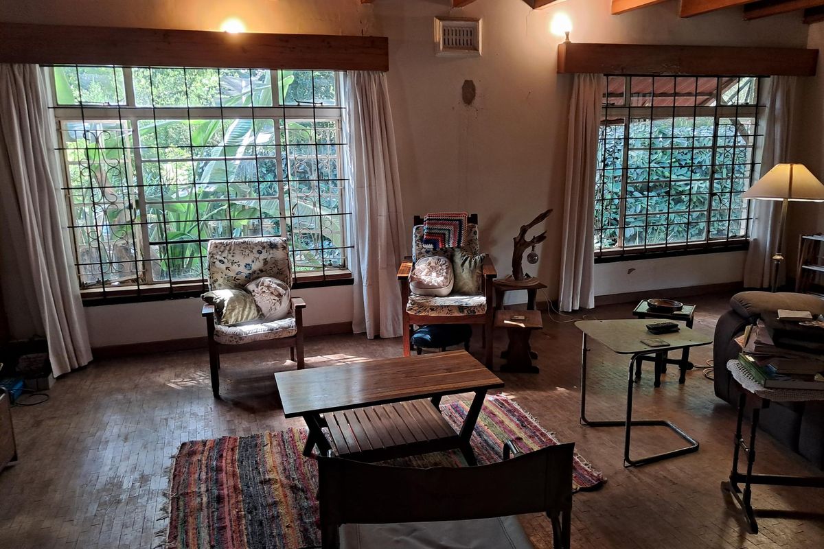 Spacious 4 Bedroom Family Home on a Large Property in Albert Falls - Photo 5