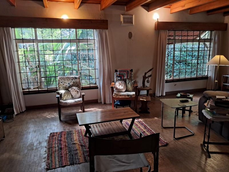 Spacious 4 Bedroom Family Home on a Large Property in Albert Falls - Photo 5