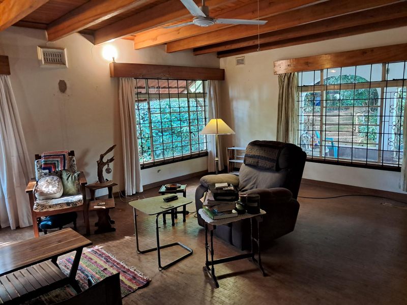 Spacious 4 Bedroom Family Home on a Large Property in Albert Falls - Photo 6