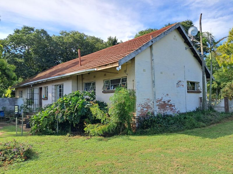Spacious 4 Bedroom Family Home on a Large Property in Albert Falls - Photo 2