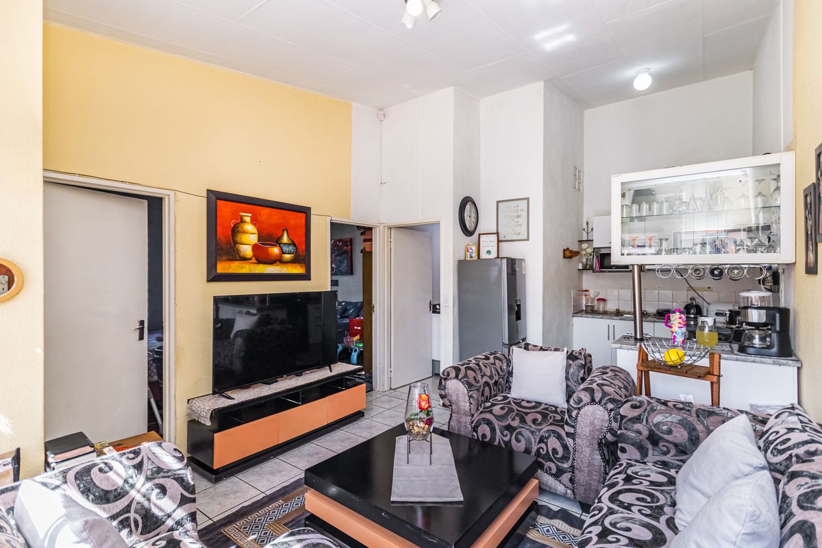 3 Bedroom Townhouse | Florida Roodepoort - Photo 5