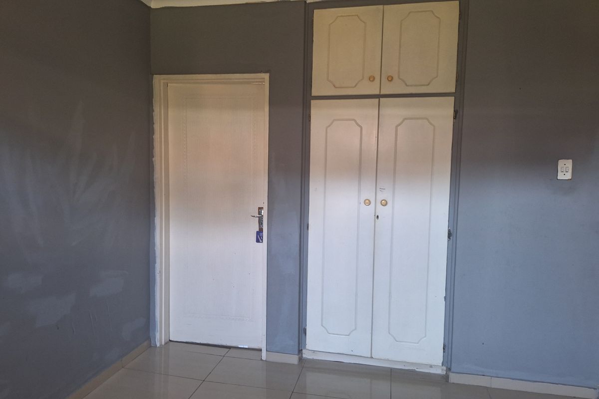 Charming Starter Home in Peaceful Lincoln Meade - Photo 3